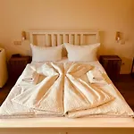 Family Abuja Апартаменты Руст